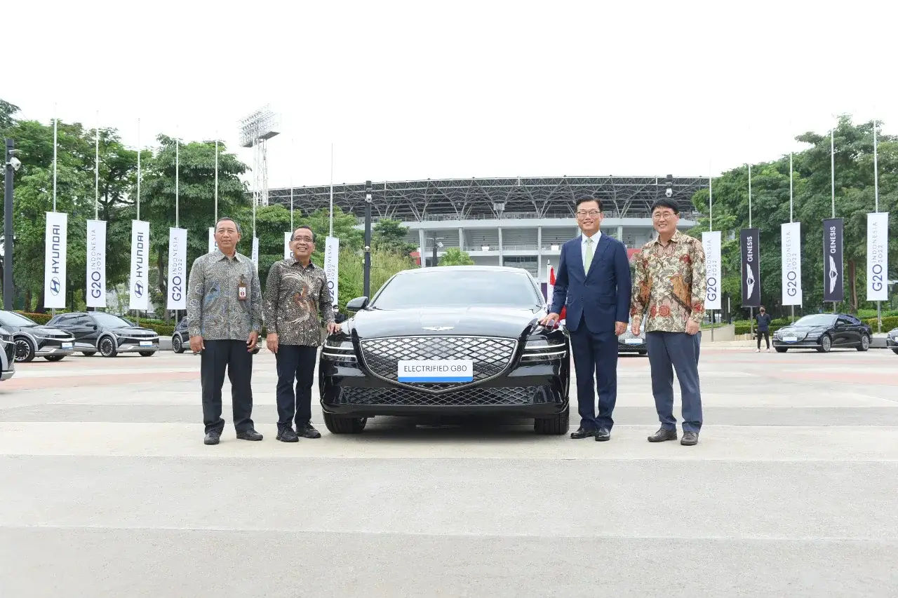 Hyundai Serahkan IONIQ 5 dan Electrified G80 untuk KTT G20