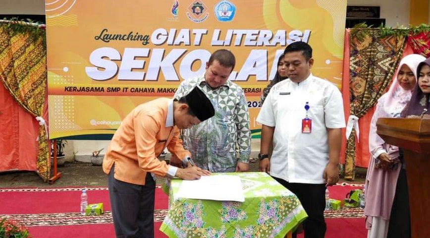 FPL Pasaman Barat dengan SMPIT Cahaya Makkah Menjalin Kerjasama Menggerakkan Literasi Sekolah 16 , FPL Pasaman Barat FPL Pasaman Barat dan SMPIT Cahaya Makkah