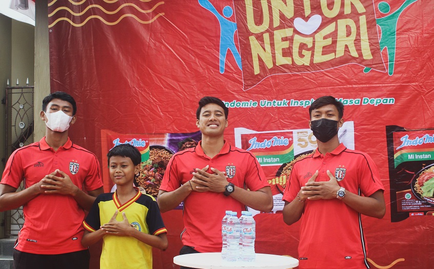 Menutup Rangkaian Kegiatan 50 Tahun "Indomie Hidupkan Inspirasi" Dengan Menjalankan Program CSR Indomie Untuk Negeri 15 , Indomie Indomie Untuk Negeri 1 , polda sulbar, Binomedia