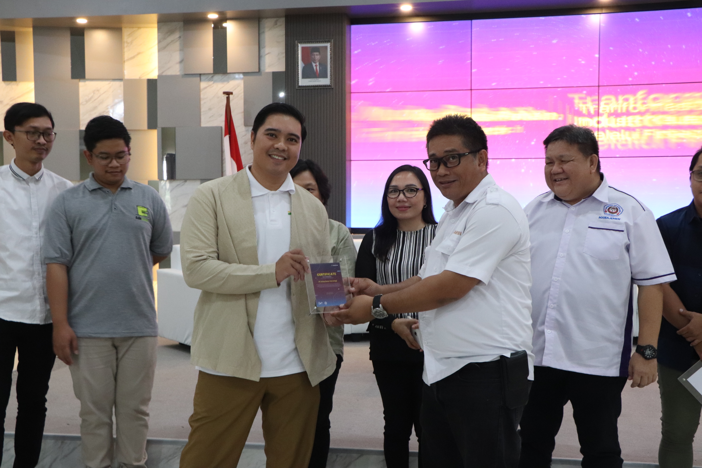 Indodana Penyedia Layanan Finansial Bergabung Dalam ‘Seminar Muda Paham Fintech’ Yang diadakan di Universitas Sam Ratulangi Manado 16 , Indodana Indodana, Universitas Sam Ratulangi