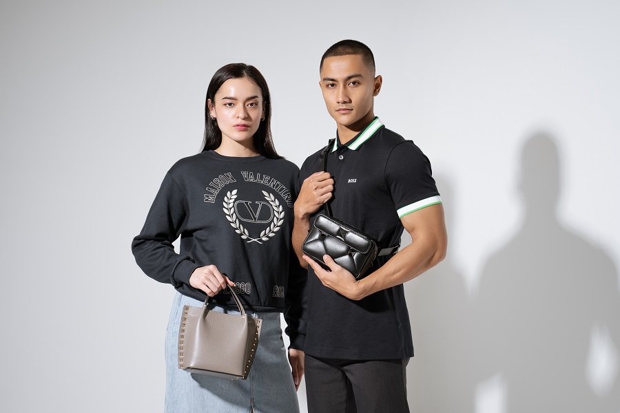 Voila.id memberikan rekomendasi outfit seleksi produk dari Valentino Garavani dan Hugo Boss 16 , voila Casual Shopping by Voila.id