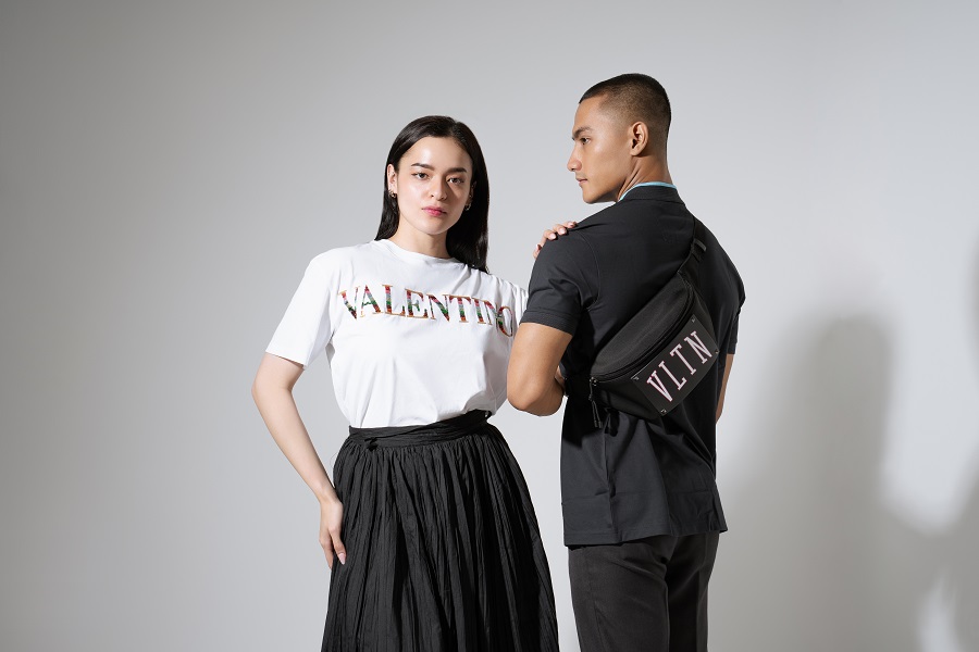 Voila.id memberikan rekomendasi outfit seleksi produk dari Valentino Garavani dan Hugo Boss 18 , voila Vacation/Holiday by Voila.id