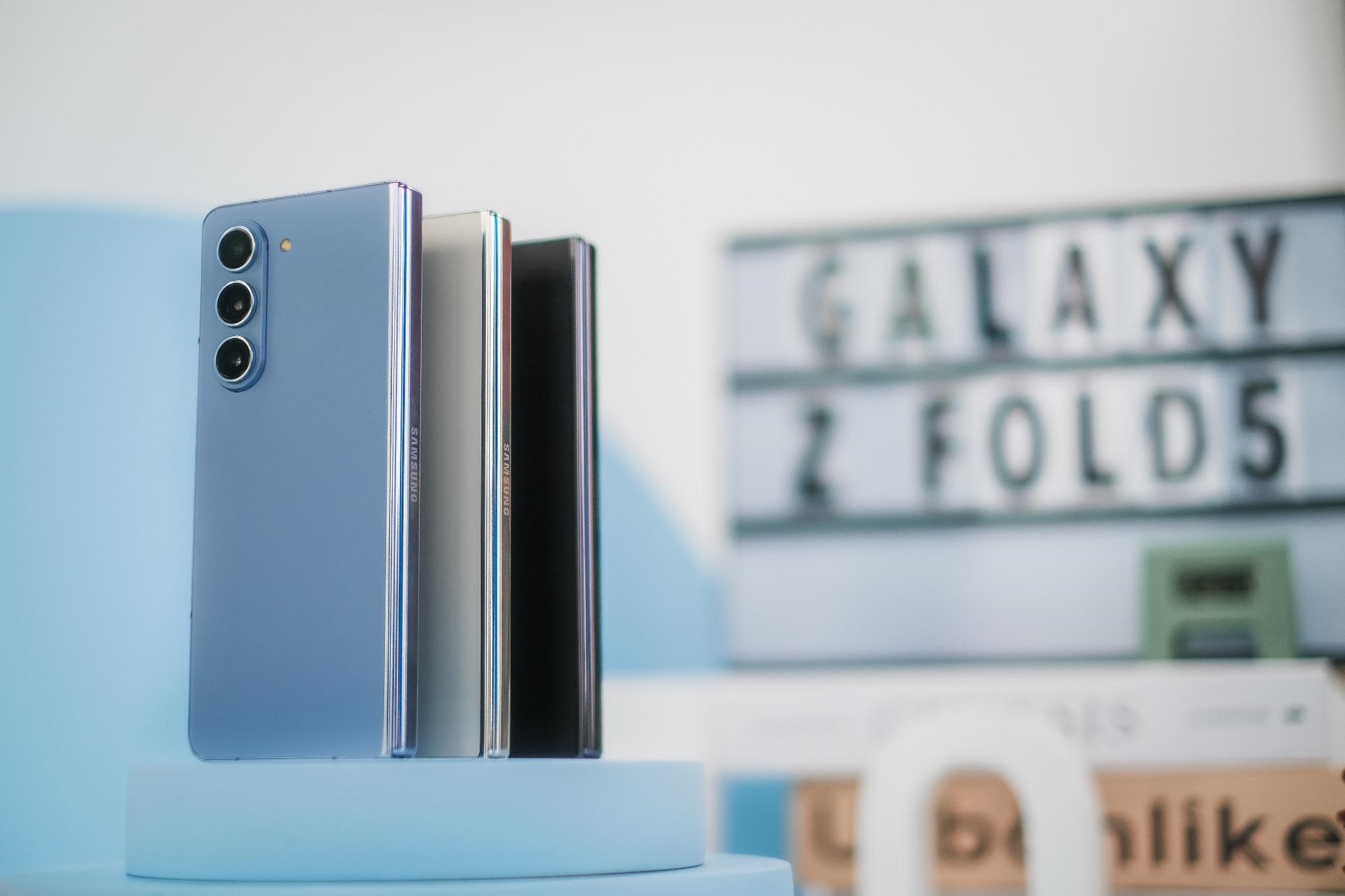 Rahasia Dibalik Desain Galaxy Z Flip5 dan Galaxy Z Fold5, Menghadirkan Ponsel Lipat yang Cocok Buat Anak Muda 16 , Galaxy Z Flip5 Berbagai pilihan warna kekinian yang terinspirasi dari alam menambah kesan aesthetic dari ragam HP lipat yang diluncurkan Samsung tahun ini