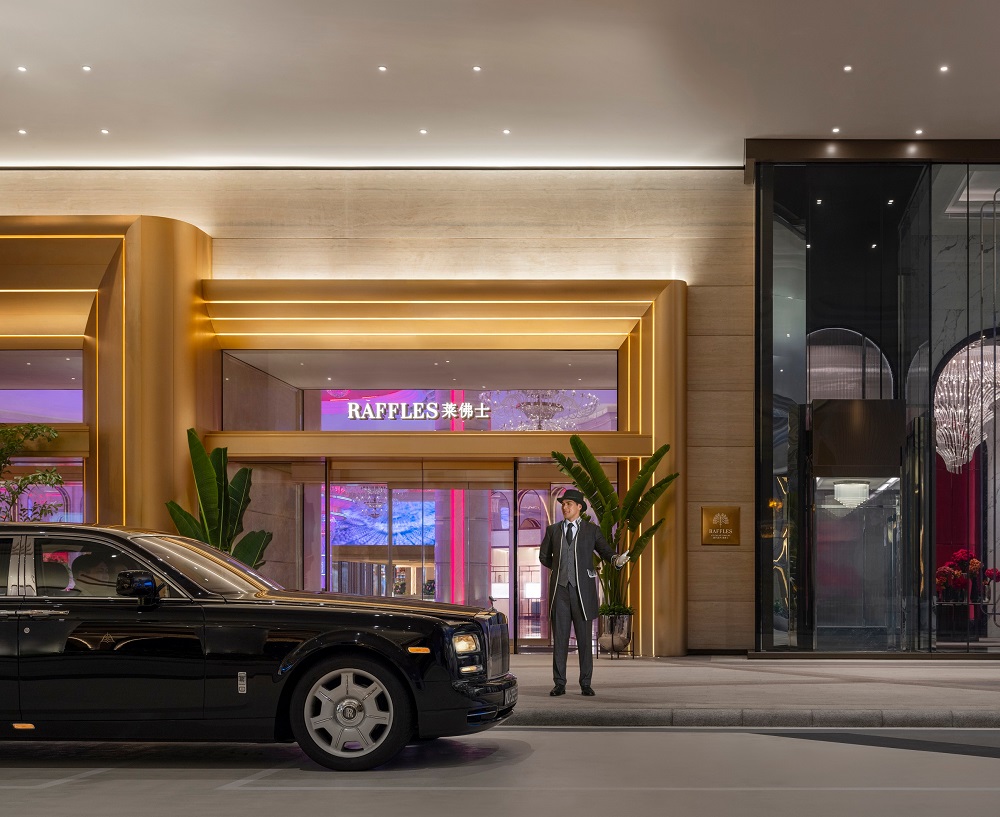 Galaxy Macau, Bekerja Sama Dengan Accor dan Raffles Hotels & Resorts 16 , Galaxy Macau Raffles Doormen