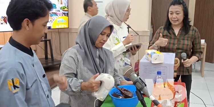 PT Anandita Kirana Rasa saat adakan program pelatihan cooking class untuk memberdayakan Perempuan Kepala Keluarga Kota Cimahi. (Dok. Istimewa)
