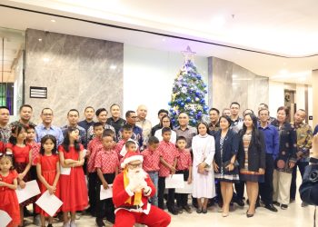 ARYADUTA Suites Semanggi Membuka Seasons of Wonder melalui Penyalaan Pohon Natal