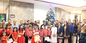ARYADUTA Suites Semanggi Membuka Seasons of Wonder melalui Penyalaan Pohon Natal