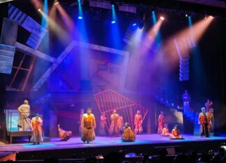 Teater Koma Persembahkan Rumah Sakit Jiwa, Sebuah Refleksi tentang Manusia di Tengah Perubahan Zaman Teater Rumah Sakit Jiwa