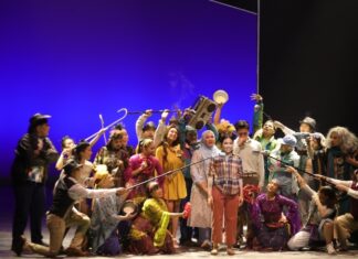 HOME SWEET LOAN THE MUSICAL Resmi Tayang, Bawa Penonton Menyelami Makna “Pulang” yang Sesungguhnya HOME SWEET LOAN THE MUSICAL